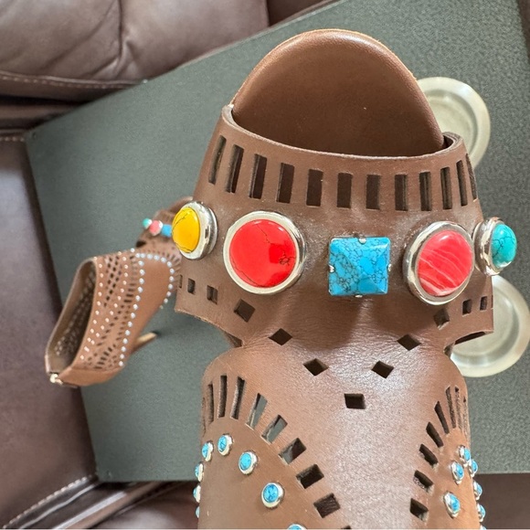 Authentic Gucci Brown Western Heeled Boots with Colorful Accents Perfect For U! - Picture 3 of 8